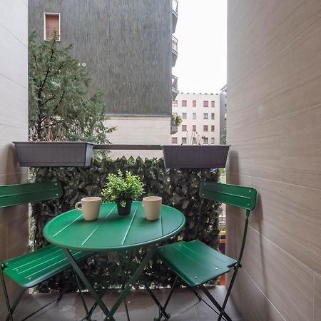 I Host Apartment - Melloni 34 Milan Bagian luar foto