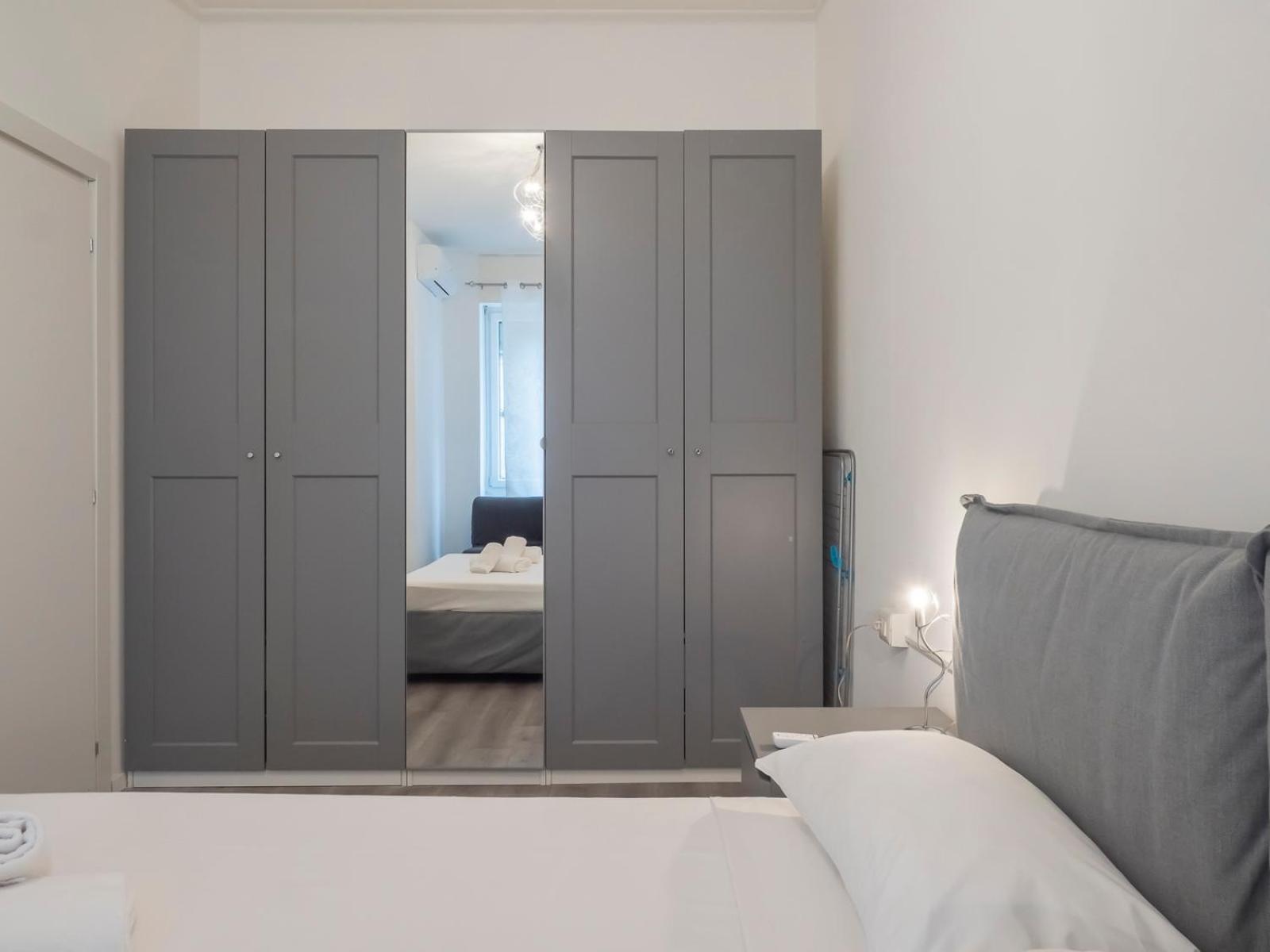 I Host Apartment - Melloni 34 Milan Bagian luar foto
